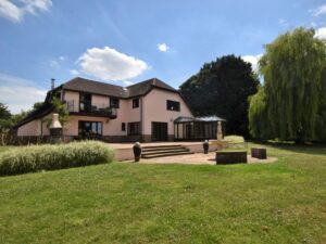 Five bedroom sleeps 10 with hot tub