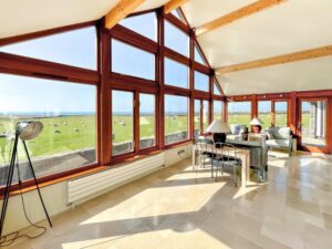 Detached bungalow close to beach and pub