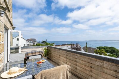 Luxury sea view apartment sleeps 4