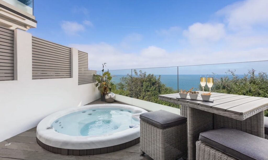 Cornwall Hot Tub Cottages by the Sea.