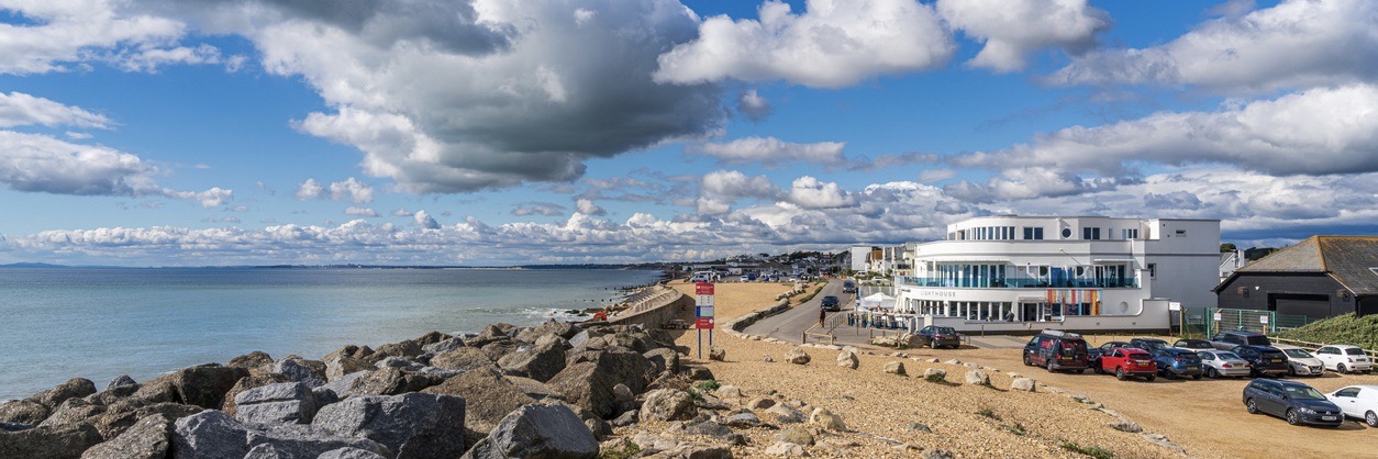 Beachfront Holidays in Milford on Sea Beachfront Holidays in Milford on Sea to rent
